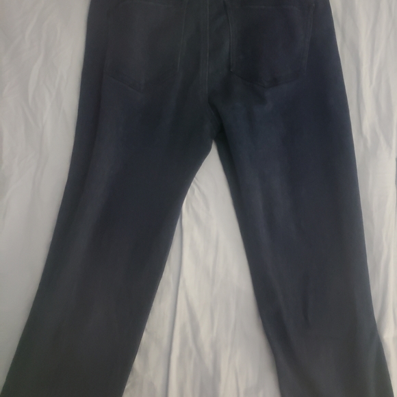 Jeans - Picture 2 of 3